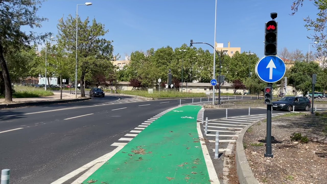 Semáforos automáticos na ciclovia da Avenida Lusíada